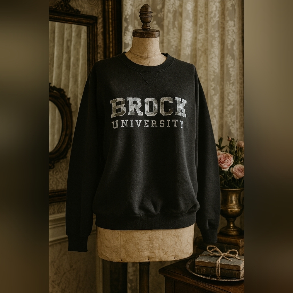 Peace & Cotton Brock University Sweatshirt – Size Small